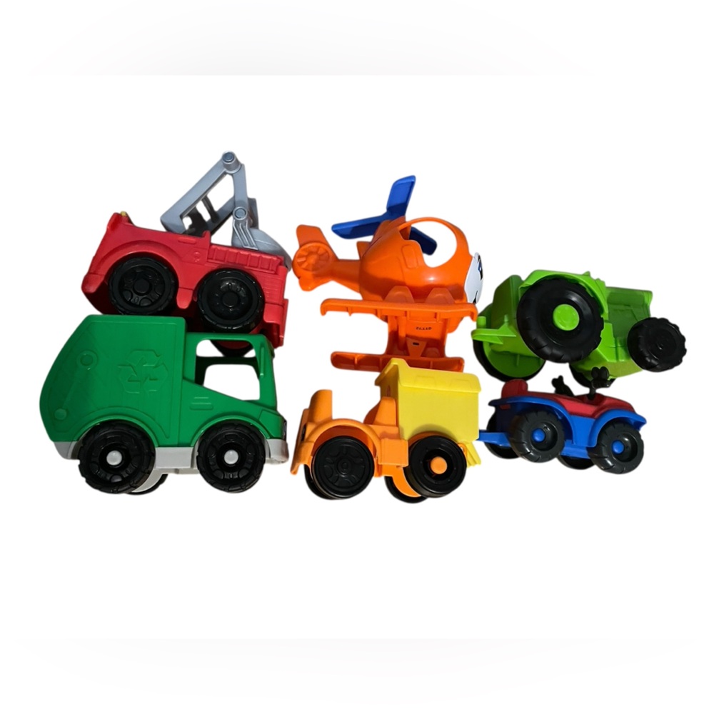 Fisher-Price‎ Little People Truck Lot EUC – Vehicles & Figures – Toddler - Picture 9 of 11